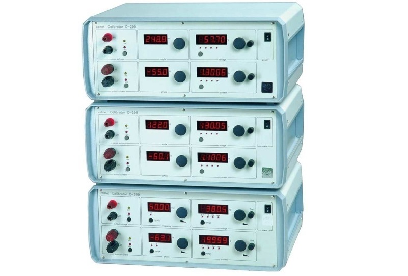 Bộ tạo chuẩn dòng áp 1 pha và 3 pha Model: C200 Series Hãng sản xuất: Calmet 15 c200