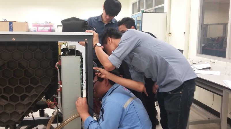 Kỹ thuật viên TECOTEC GROUP tham gia khóa đào tạo thiết bị máy phân tích thành phần kim loại PDA-7000